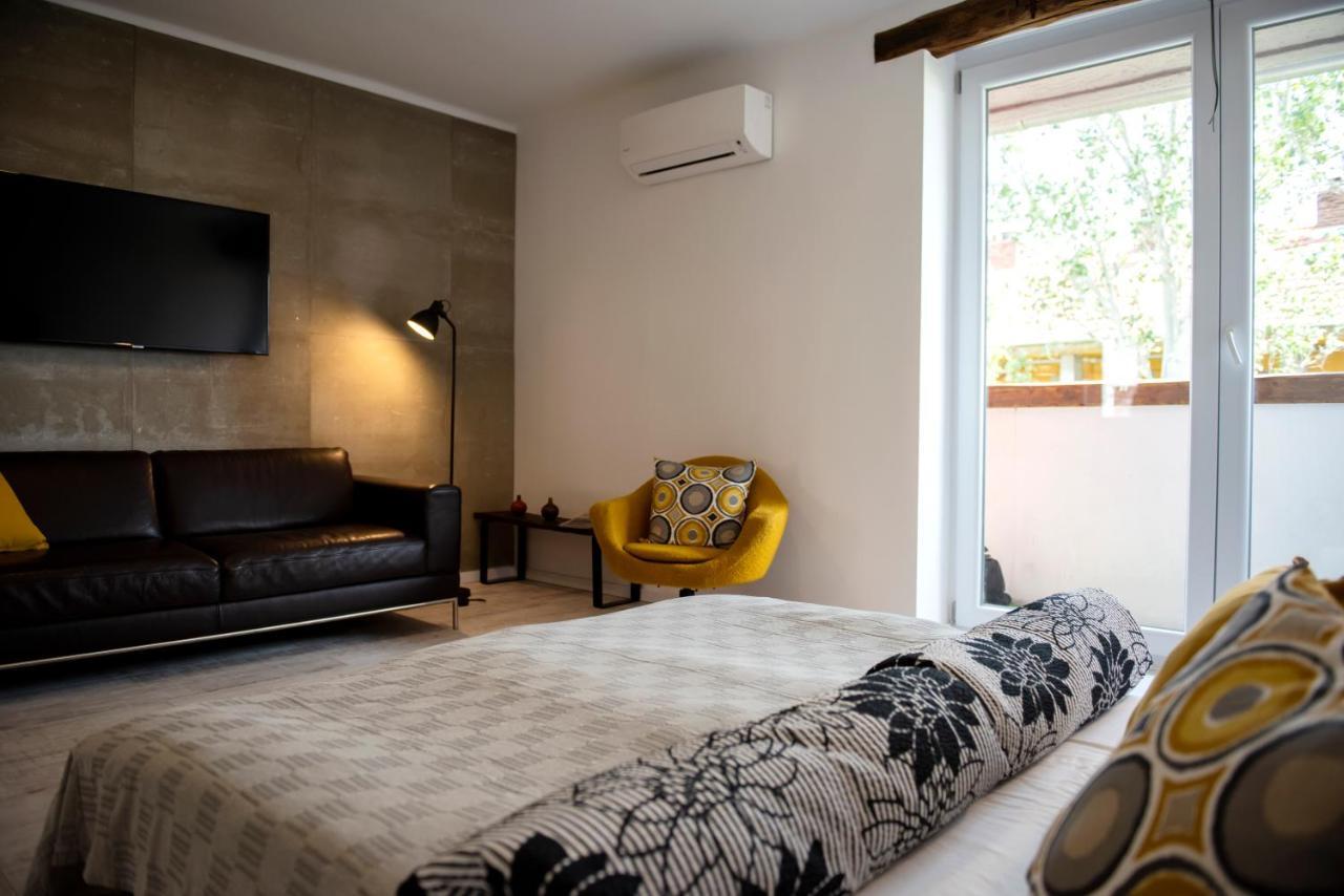 Апартаменты Loft Apartman Печ Экстерьер фото
